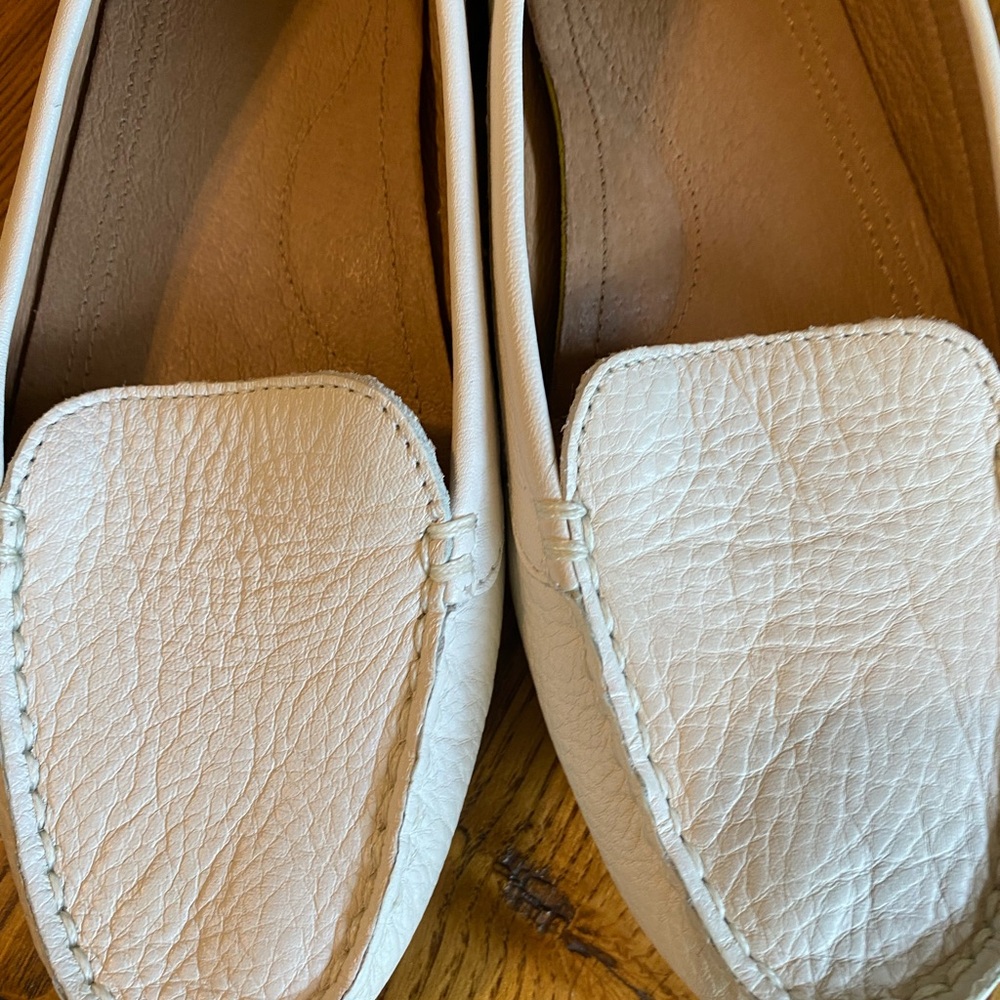 White leather Uggs, sz 6.5